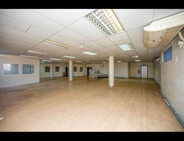 1,150M² WAREHOUSE TO LET IN WYNBERG