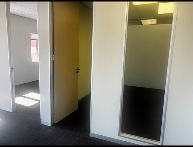 259M² BUILDING TO LET IN FOURWAYS