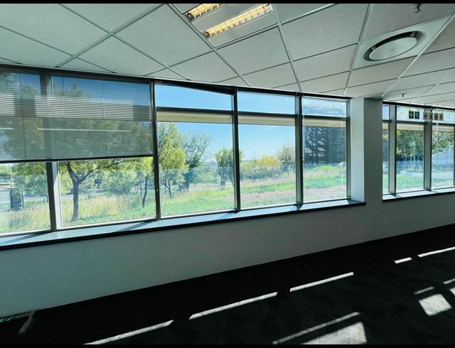 2,000M² OFFICE TO LET IN WATERFALL