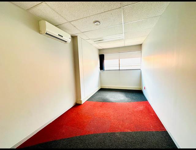 325.90M² OFFICE TO LET IN WOODMEAD