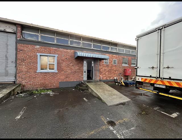 250M² WAREHOUSE RENTED IN EPPING INDUSTRIAL