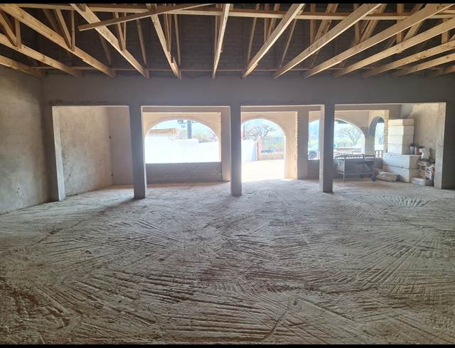 100M² RETAIL TO LET IN ROCKY DRIFT