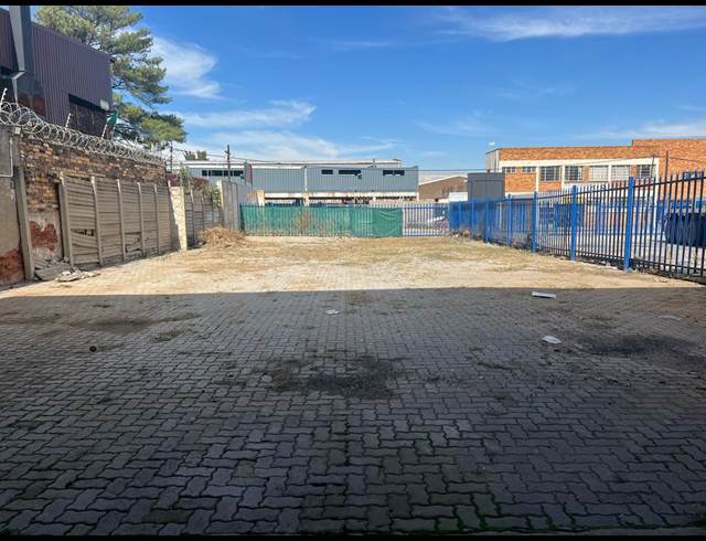 750M² WAREHOUSE TO LET IN DRIEHOEK