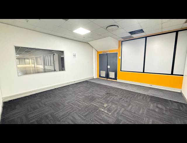 2,248M² SHOWROOM TO LET IN UMGENI BUSINESS PARK