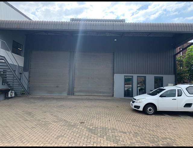 797M² WAREHOUSE TO LET IN GLEN ANIL
