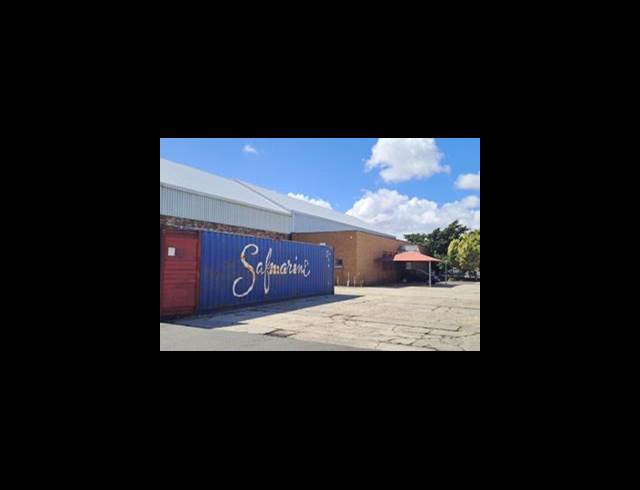 2,100M² WAREHOUSE TO LET IN EPPING INDUSTRIAL