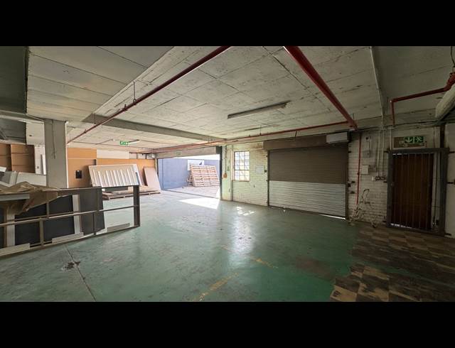 1,615M² WAREHOUSE TO LET IN KEW INDUSTRIAL