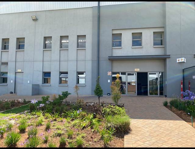 2,810M² WAREHOUSE TO LET IN GOSFORTH PARK