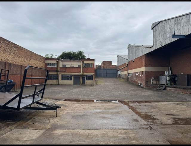 2,500M² WAREHOUSE TO LET IN BOOYSENS RESERVE