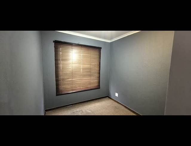 2 BEDROOM TOWNHOUSE TO LET IN CASHAN