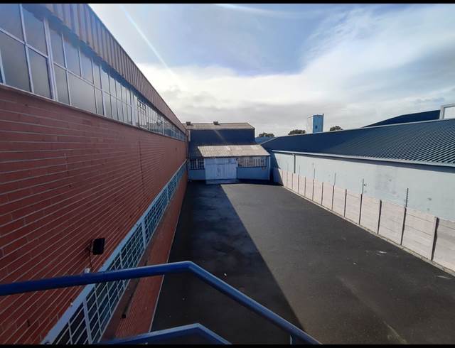 1,800M² WAREHOUSE TO LET IN MAITLAND