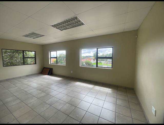 30M² OFFICE TO LET IN ELDORAIGNE