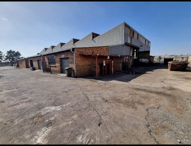2,800M² WAREHOUSE TO LET IN NEW ERA