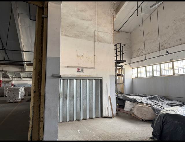 11,000M² WAREHOUSE TO LET IN MOBENI