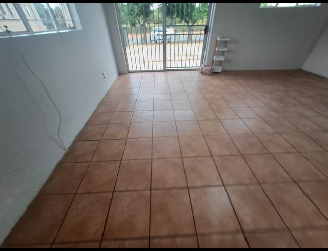 1 bed property to rent in ROUX PARK