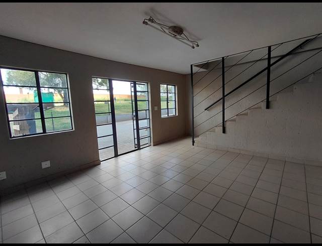 377M² WAREHOUSE TO LET IN POMONA