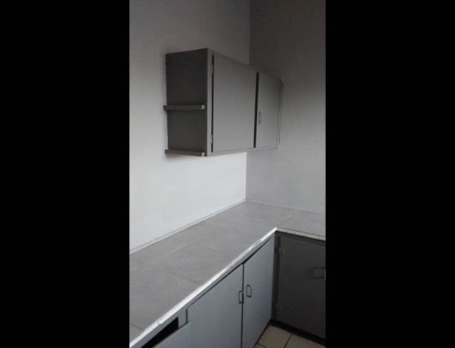 1 bed property to rent in FLORIDA