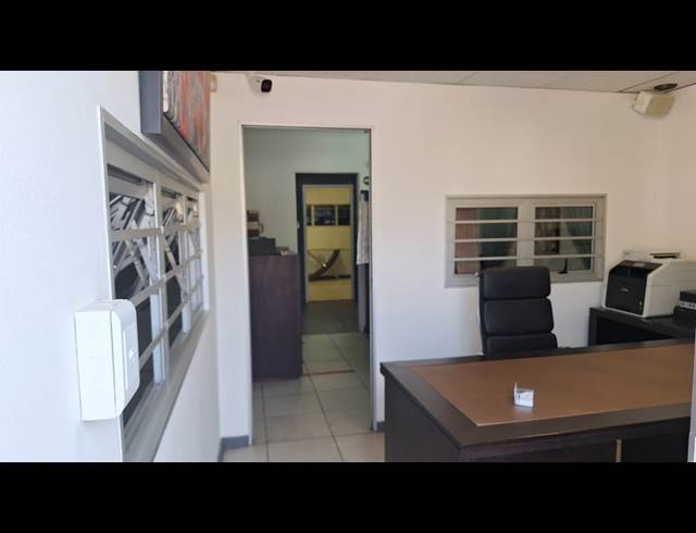 309M² WAREHOUSE TO LET IN RIVERSIDE PARK