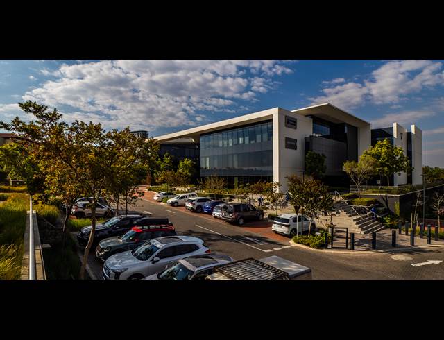 442M² OFFICE TO LET IN WATERFALL