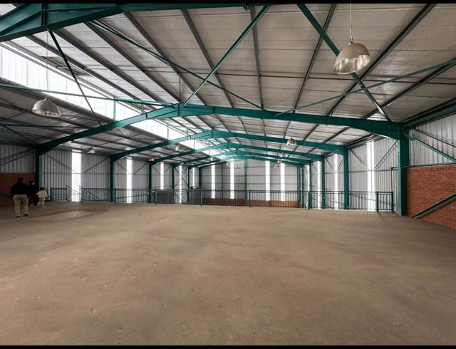 1,454M² WAREHOUSE TO LET IN ORMONDE