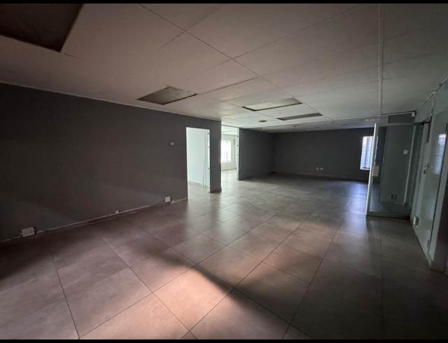 2,300M² WAREHOUSE TO LET IN ROBERTVILLE
