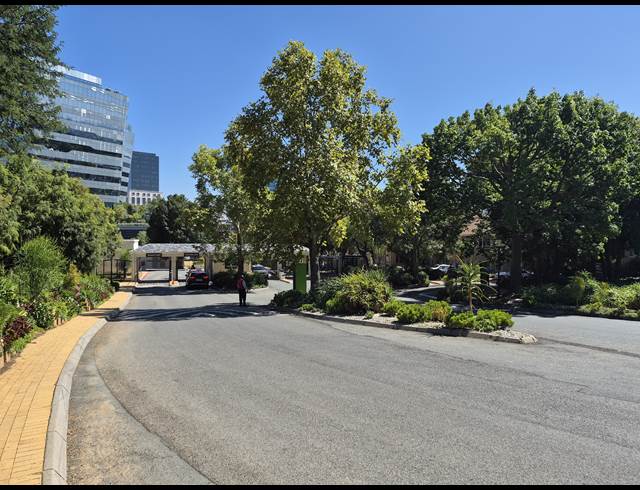 646M² OFFICE TO LET IN SANDTON CENTRAL