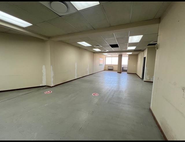 210M² OFFICE TO LET IN STRIJDOMPARK