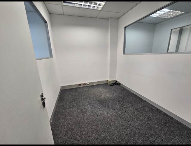 187M² OFFICE TO LET IN MILNERTON CENTRAL