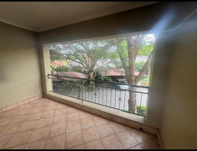 2 BEDROOM APARTMENT RENTED IN BRYANSTON