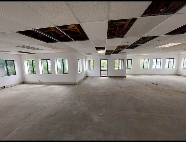 269M² OFFICE TO LET IN BRYANSTON