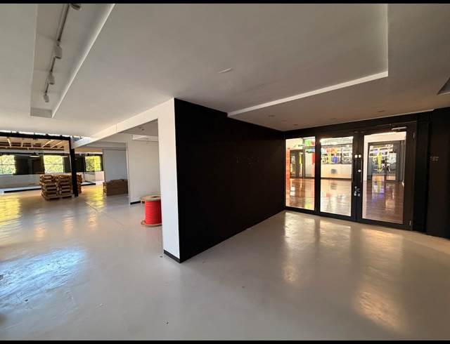 388M² OFFICE TO LET IN GARDENS