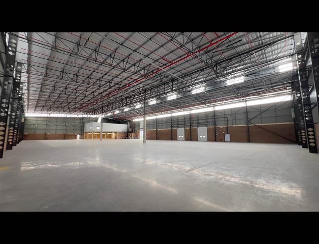 3,107M² WAREHOUSE TO LET IN AIRPORT PARK