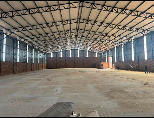 2,531M² WAREHOUSE TO LET IN AEROTON