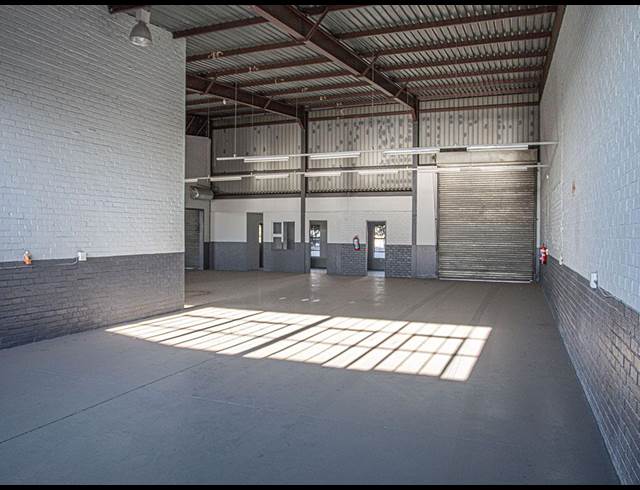 724M² WAREHOUSE TO LET IN HALFWAY HOUSE