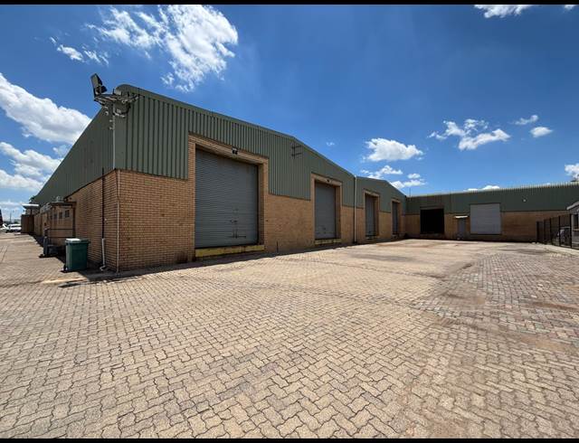 6,972M² WAREHOUSE TO LET IN HUGHES