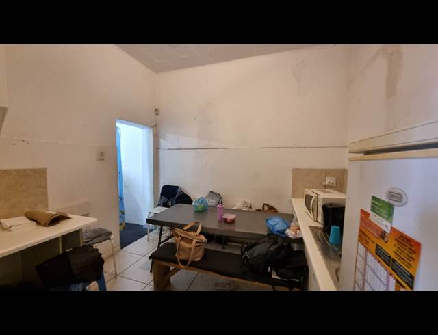 250M² MINI FACTORY TO LET IN SALT RIVER