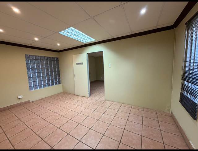 45M² OFFICE TO LET IN WIERDA PARK