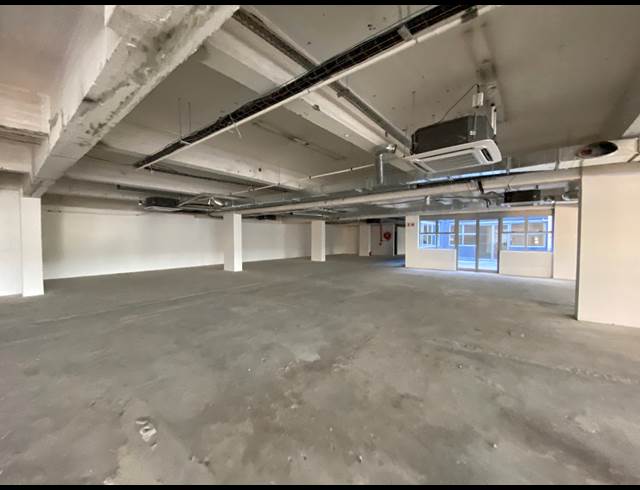 2,402M² OFFICE TO LET IN FORESHORE