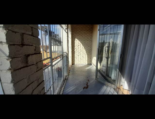 1 BEDROOM PROPERTY TO RENT IN DE DEUR