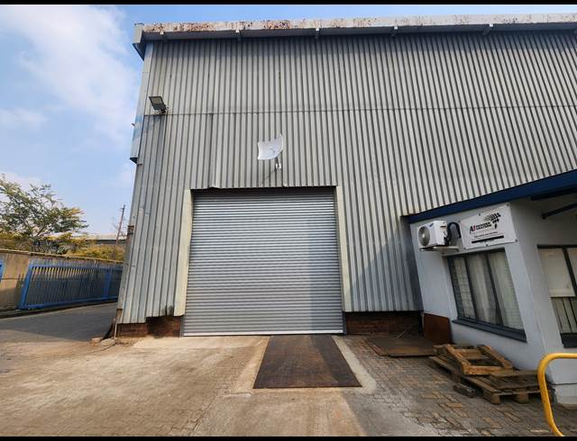 1,250M² FACTORY TO LET IN ROODEKOP