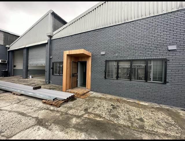 4,500M² WAREHOUSE TO LET IN BELLVILLE SOUTH INDUSTRIA