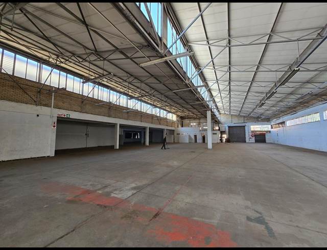 1,972M² WAREHOUSE TO LET IN BENROSE
