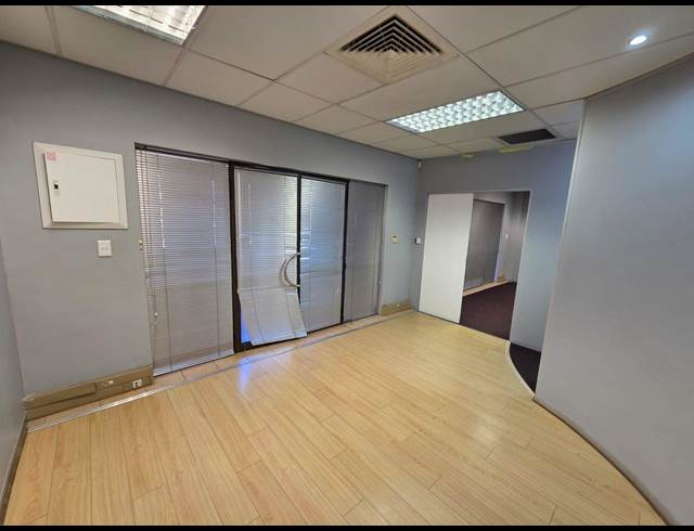 106M² OFFICE TO LET IN MONTANA