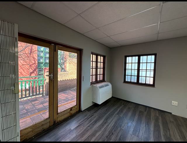 101M² OFFICE TO LET IN HIGHVELD BUSINESS PARK