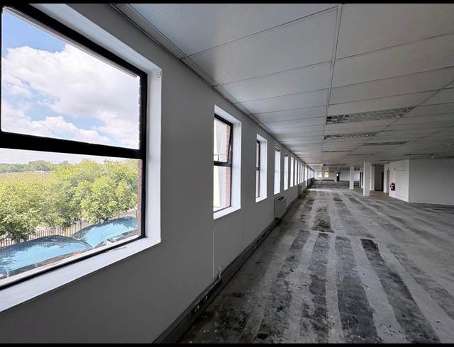 749M² OFFICE TO LET IN RANDJESPARK