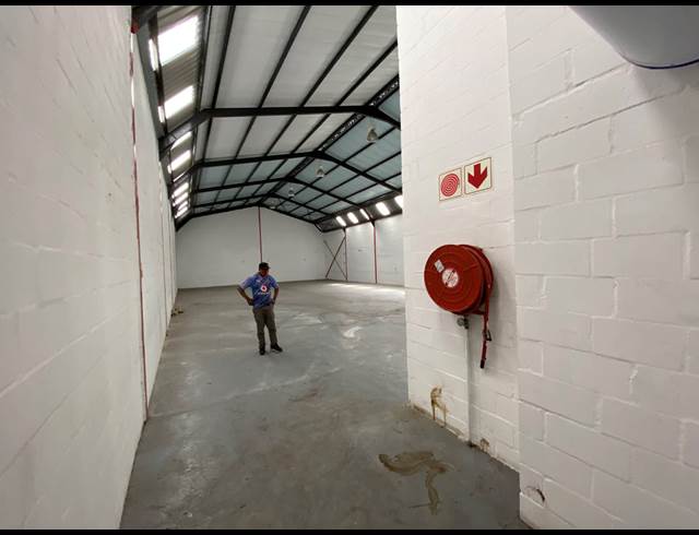 500M² WAREHOUSE TO LET IN KILLARNEY GARDENS
