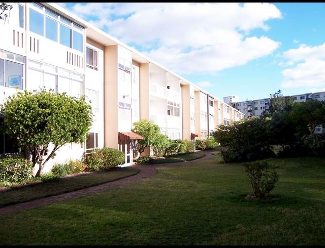 2 bed property to rent in CLAREMONT