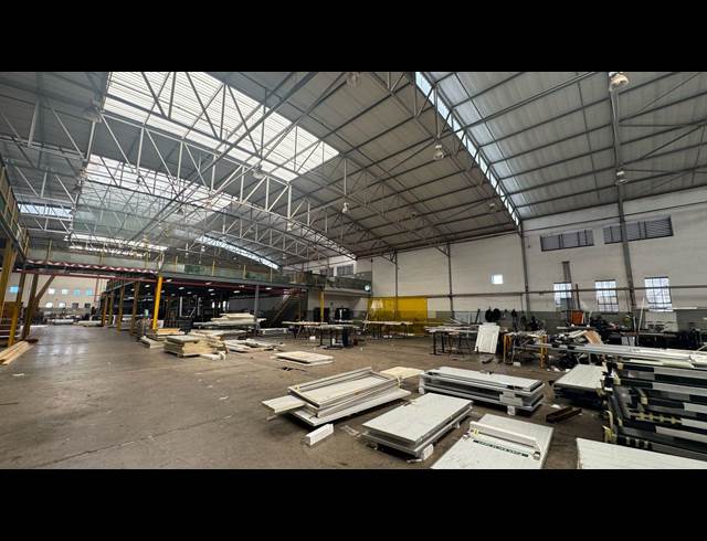 6,035M² WAREHOUSE TO LET IN ROOIHUISKRAAL