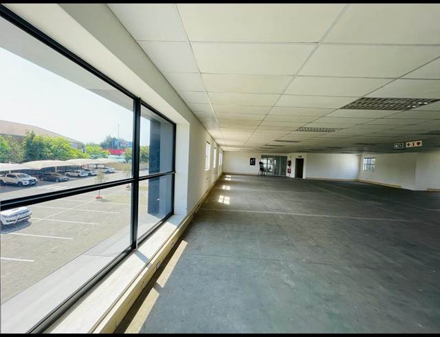 586M² OFFICE TO LET IN VORNA VALLEY
