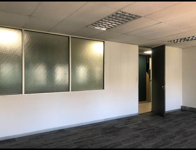 43M² OFFICE TO LET IN HYDE PARK
